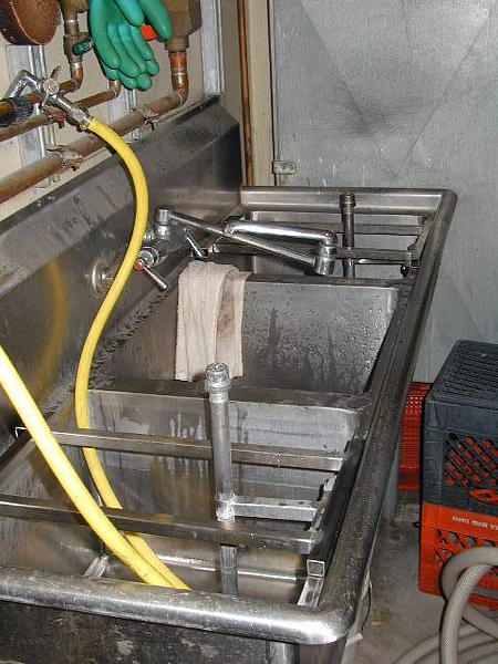 Keg rinsing station