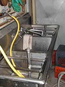 Keg rinsing station