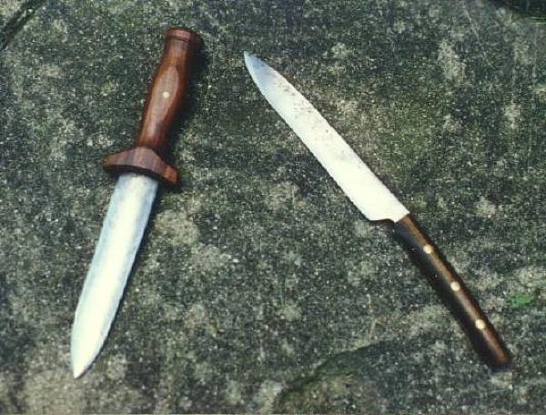 Damascus dagger and wrench knife