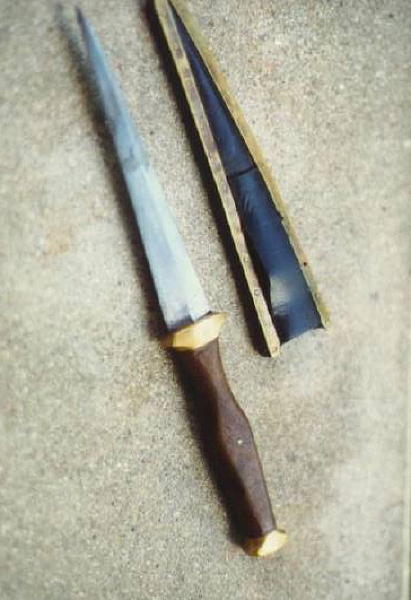 Talon dagger