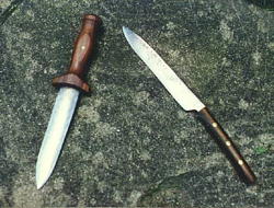 Damascus dagger and wrench knife